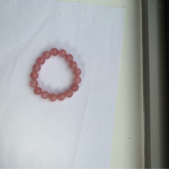 Elegant Pink Beaded Bracelet - Picture 3 of 4